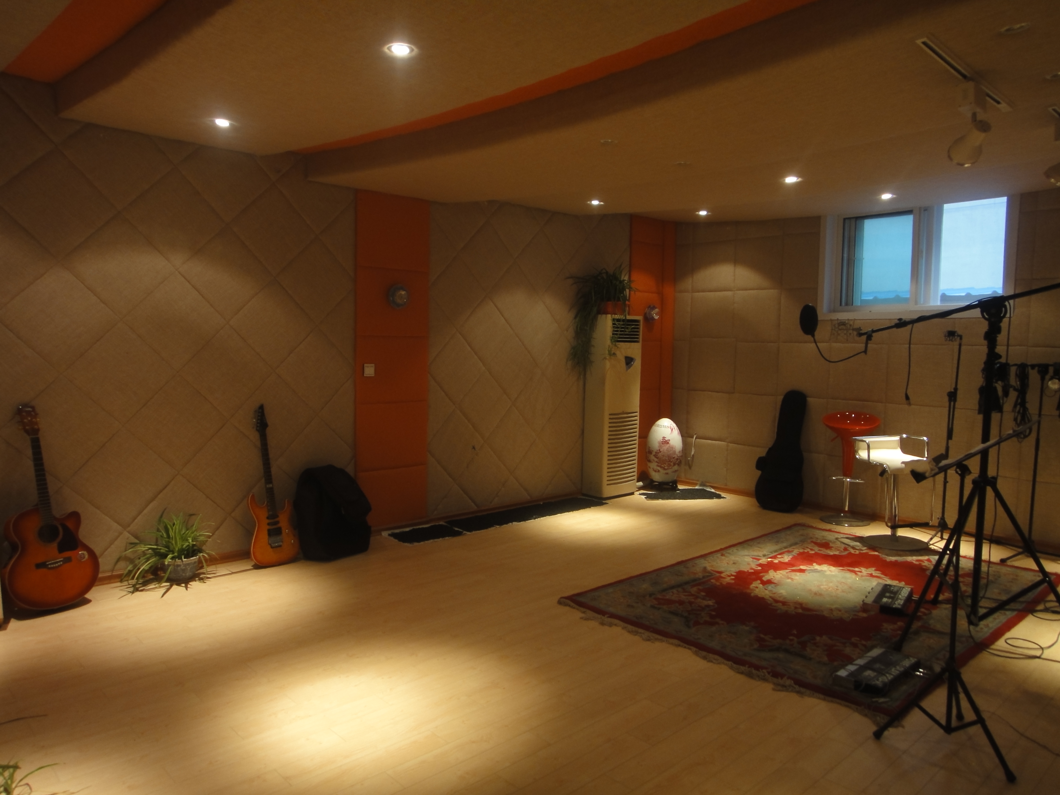 两者都擅长用“声音”征服人心