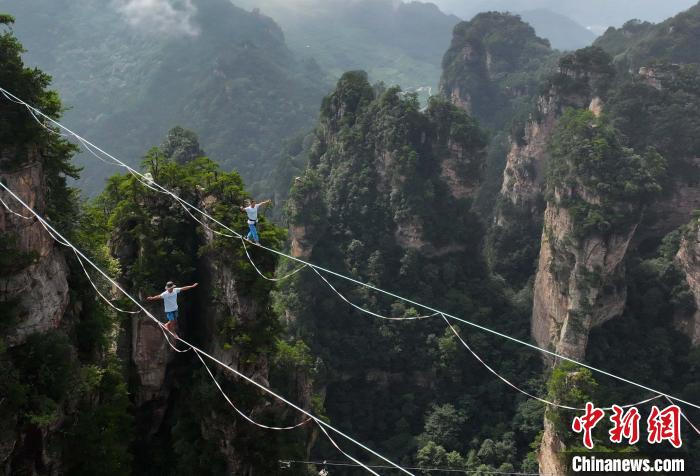 2023年张家界黄石寨高空扁