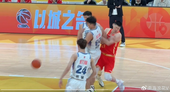 CBA暴力事件再升级 鲁吐布拉反关节掰臂致胡金秋