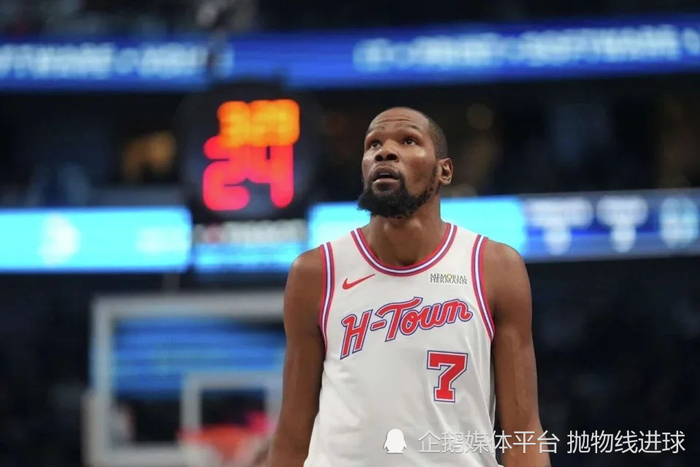 杜兰特27分超越乔丹跻身历史第五，37岁仍保持高