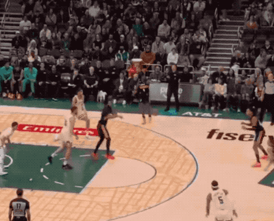 文班亚马逆袭登顶MVP榜，雷霆紧急应对冲击格局