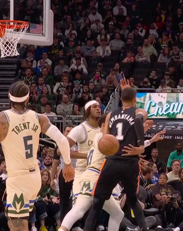 文班亚马逆袭登顶MVP榜，雷霆紧急应对冲击格局